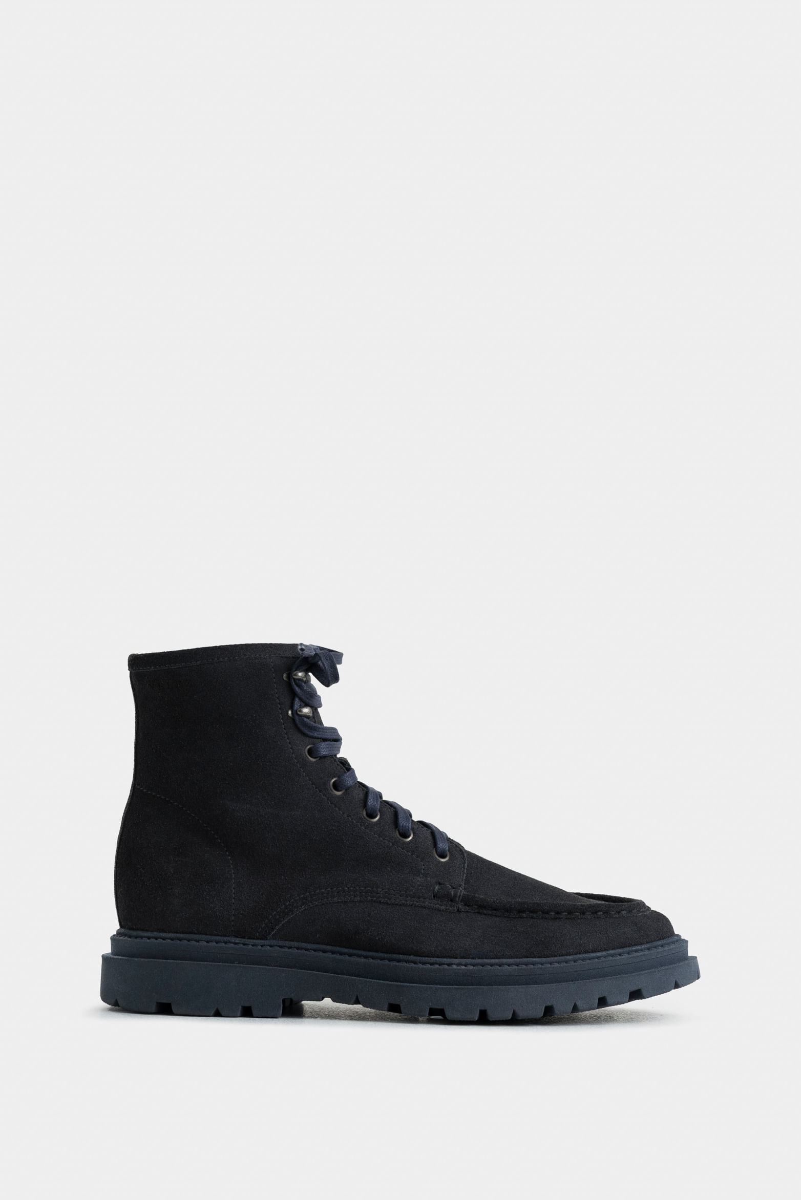 Luster 2 Leather Boots for Men with Scribe Effect